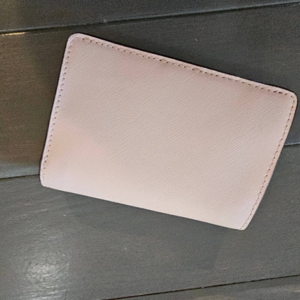 Michael Kors Soft Pink Grained Leather Bifold Snap Wallet With Logo NWT - Picture 12 of 14